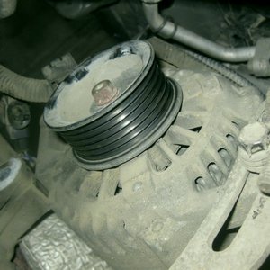Заміна генератора Mazda 2/Verisa