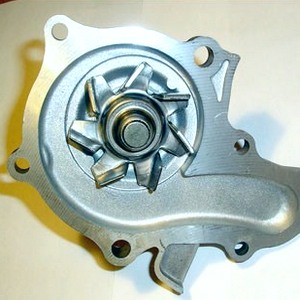Заміна помпи Toyota Avensis 2