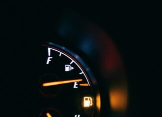 Penghematan Bahan Bakar Sederhana: 8 Cara Menurunkan Biaya Mobil Anda