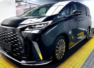 Minivan Lexus Mewah Muncul Secara Misterius di California: Bagaimana Mereka Sampai Di Sini?