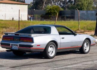 Amerika’s laatste sportwagen met carburateur: een nostalgische uitje