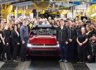 Stellantis Повертає Третю Зміну на Заводі у Віндзорі на Фоні Високого Попиту