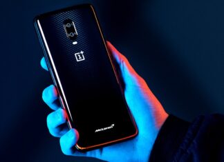 Motoristas da Flórida enfrentam novas restrições: segurar o telefone pode significar uma multa de US$ 500