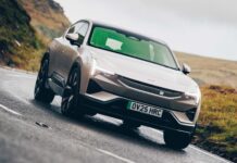 Polestar 3 : Un véhicule électrique prometteur entravé par des technologies inutiles