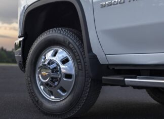 O Diesel Invencível: Por que o Duramax V8 da GM ainda governa após 25 anos