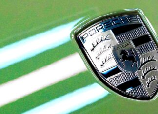 I prezzi dei veicoli di lusso aumentano man mano che le opzioni convenienti scompaiono