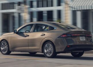 2026 Nissan Sentra: primo sguardo alla berlina compatta ridisegnata