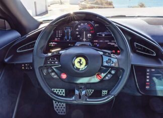Ferrari inverte la rotta: offrire pulsanti fisici dopo il contraccolpo del cliente