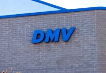 Законодавці Каліфорнії прагнуть покласти край практиці DMV щодо утримання надлишків від аукціонних продажів