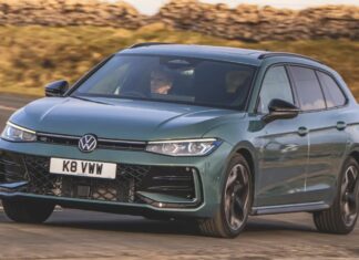 VW Passat eHybrid у топовій комплектації: преміальна гібридна альтернатива дорогим кросоверам