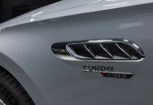 Новый стандарт динамики: как Mercedes-AMG E 53 Hybrid переосмысливает понятие плагин-гибридного седана