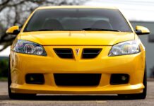 Найдивніша машина в гаражі Роуша – це не Mustang, це Pontiac G6
